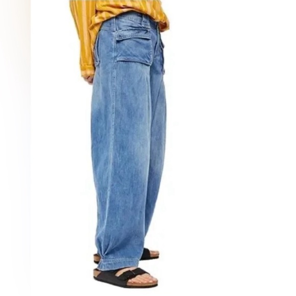 Free People Denim - *NEW (Online Order)* FREE PEOPLE Birch Denim Coastal Blue Barrel Fit — 24